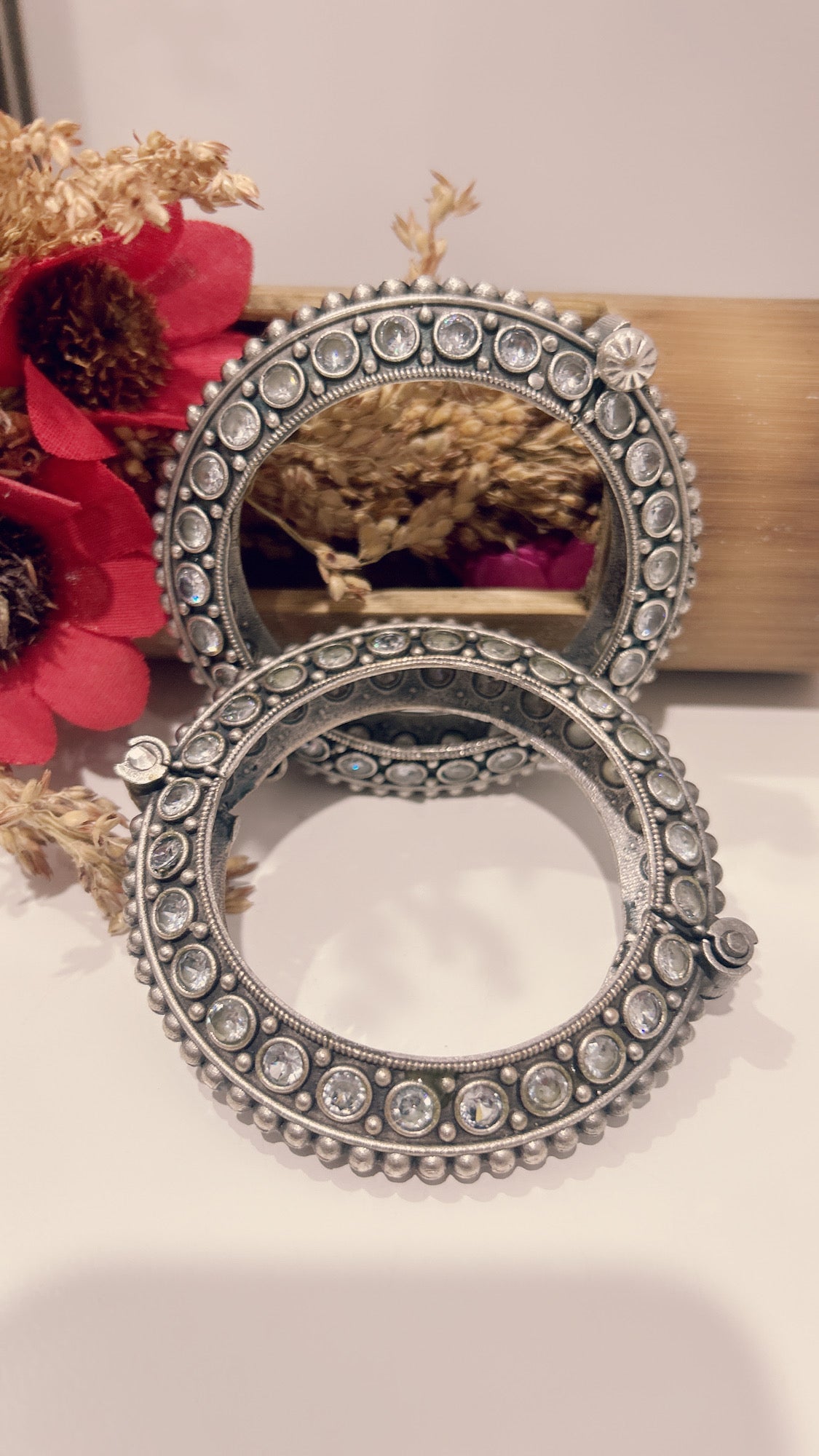 Antique Silver Bangles – Ruby Red, Classic White & Soft Pink Variants@Auxerra