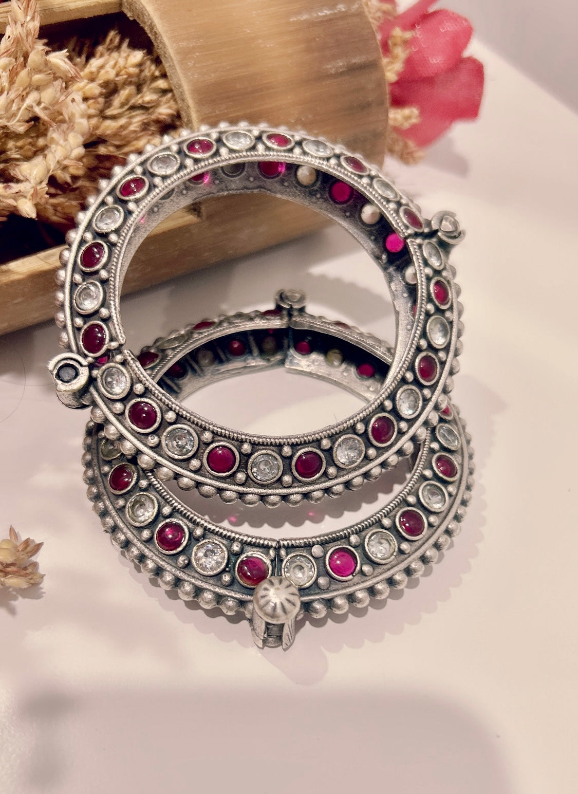 Antique Silver Bangles – Ruby Red, Classic White & Soft Pink Variants@Auxerra