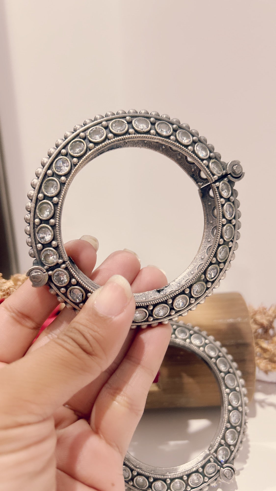 Antique Silver Bangles – Ruby Red, Classic White & Soft Pink Variants@Auxerra