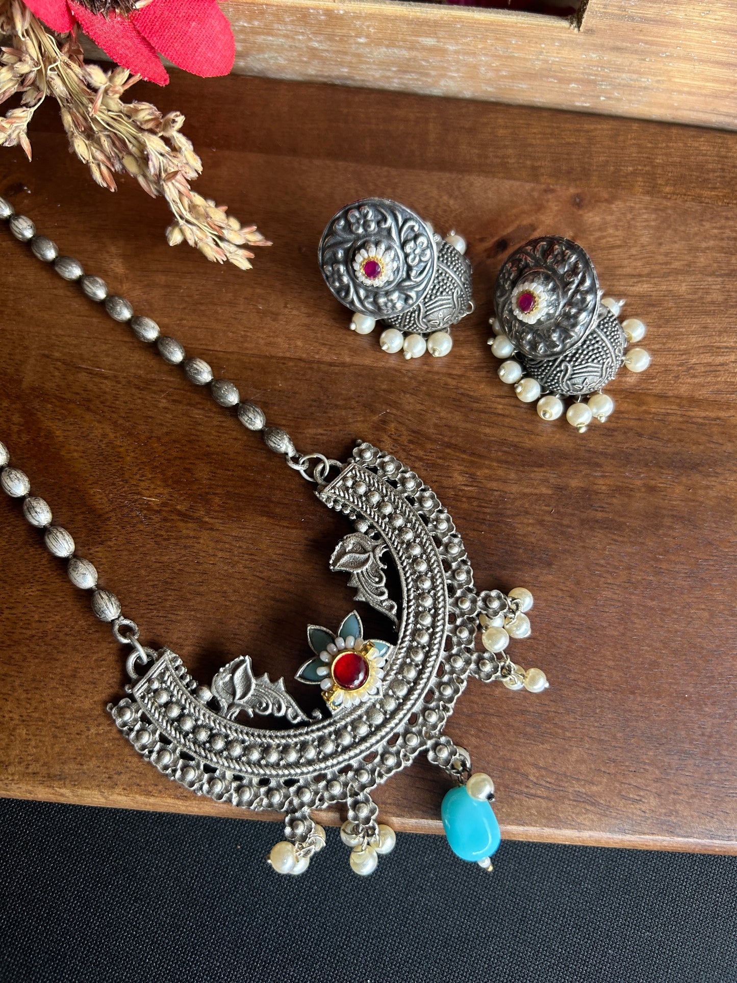 Antique Silver Crescent Necklace Set@Auxerra