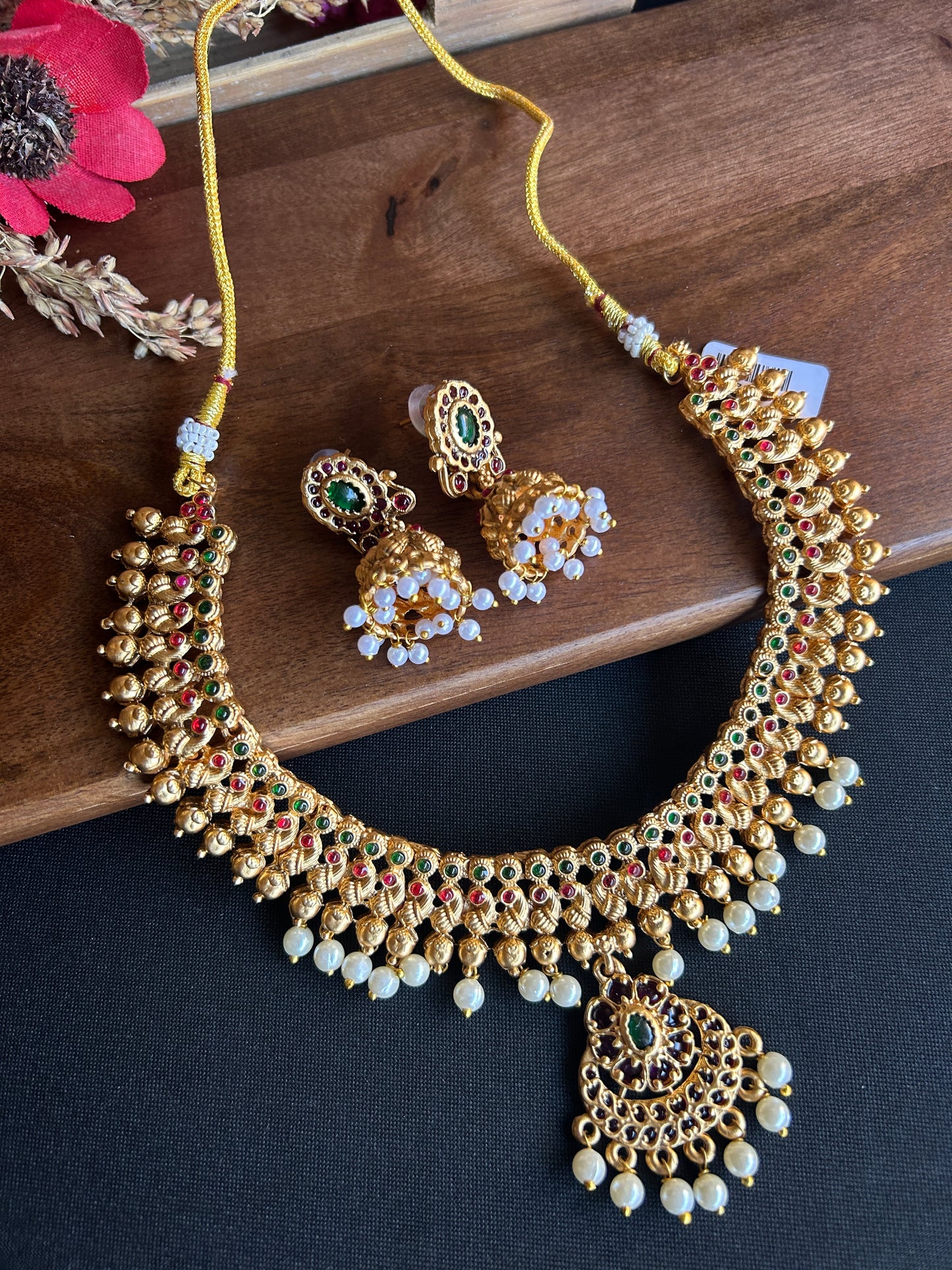 Gold-Plated Temple Choker Set@Auxerra