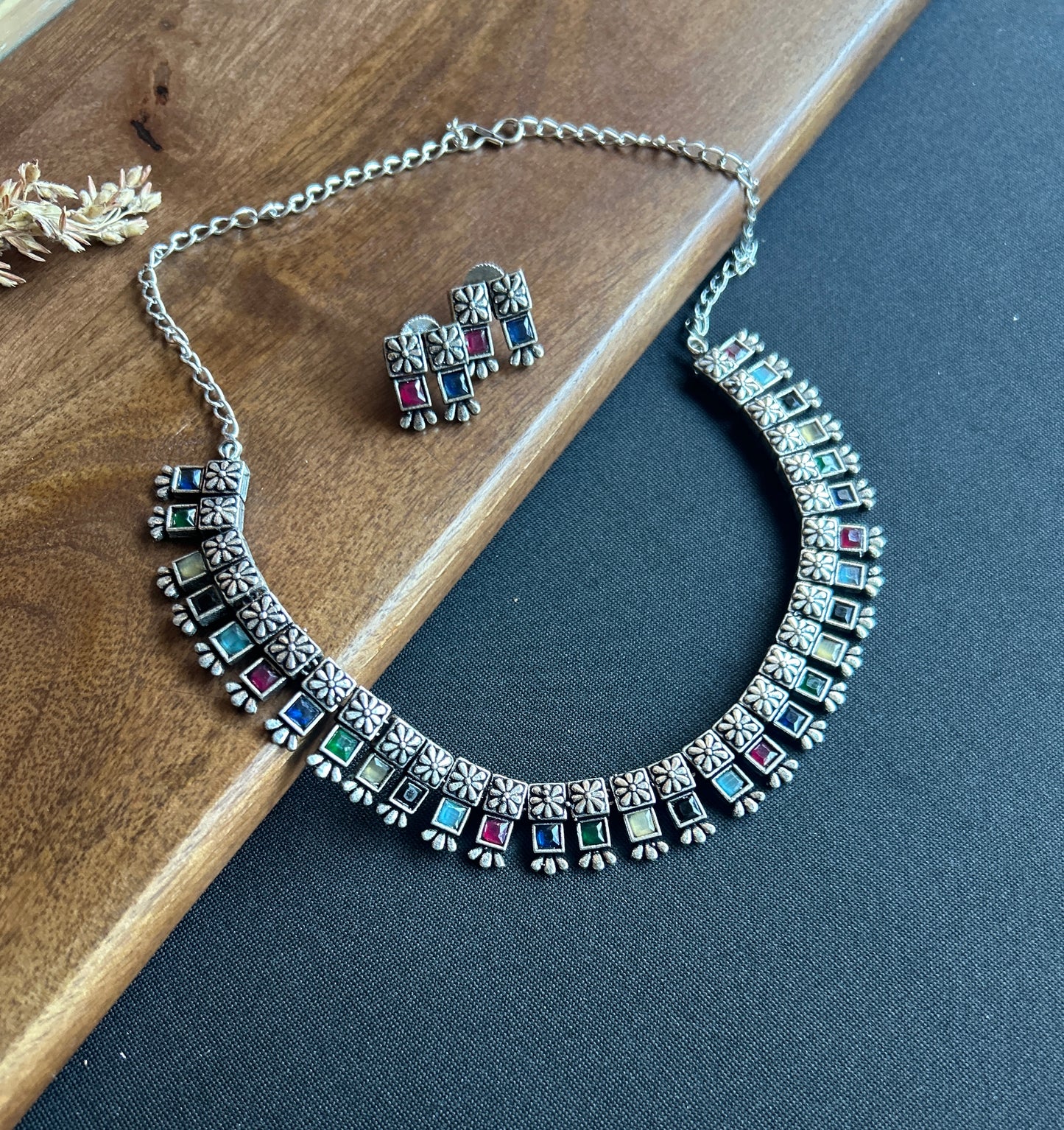 Vintage Silver-Toned Choker Necklace Set@Auxerra