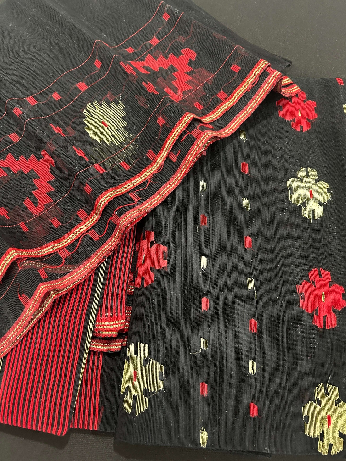 Elegant Black & Red Dhakai Jamdani Saree@Auxerra
