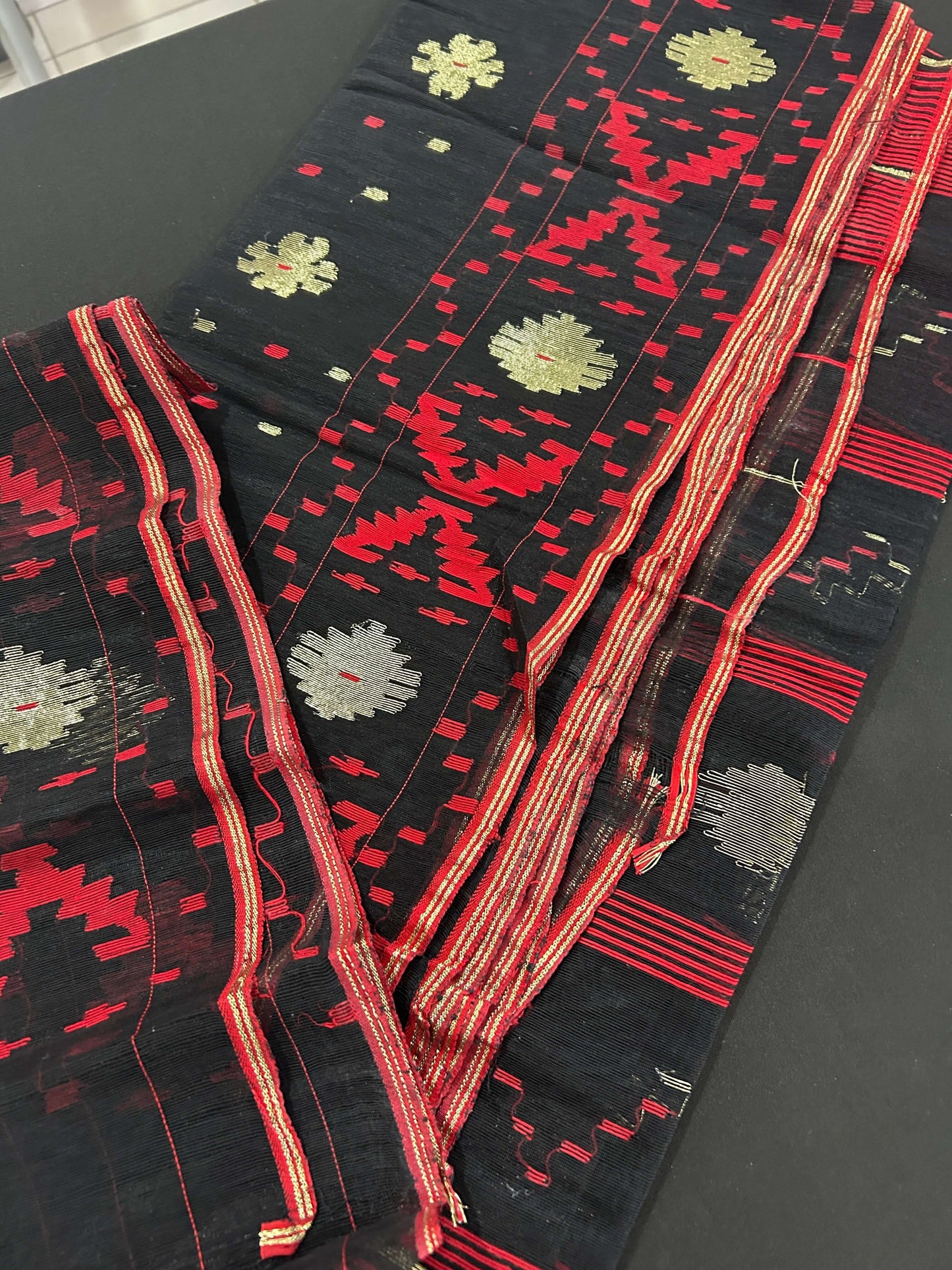 Elegant Black & Red Dhakai Jamdani Saree@Auxerra