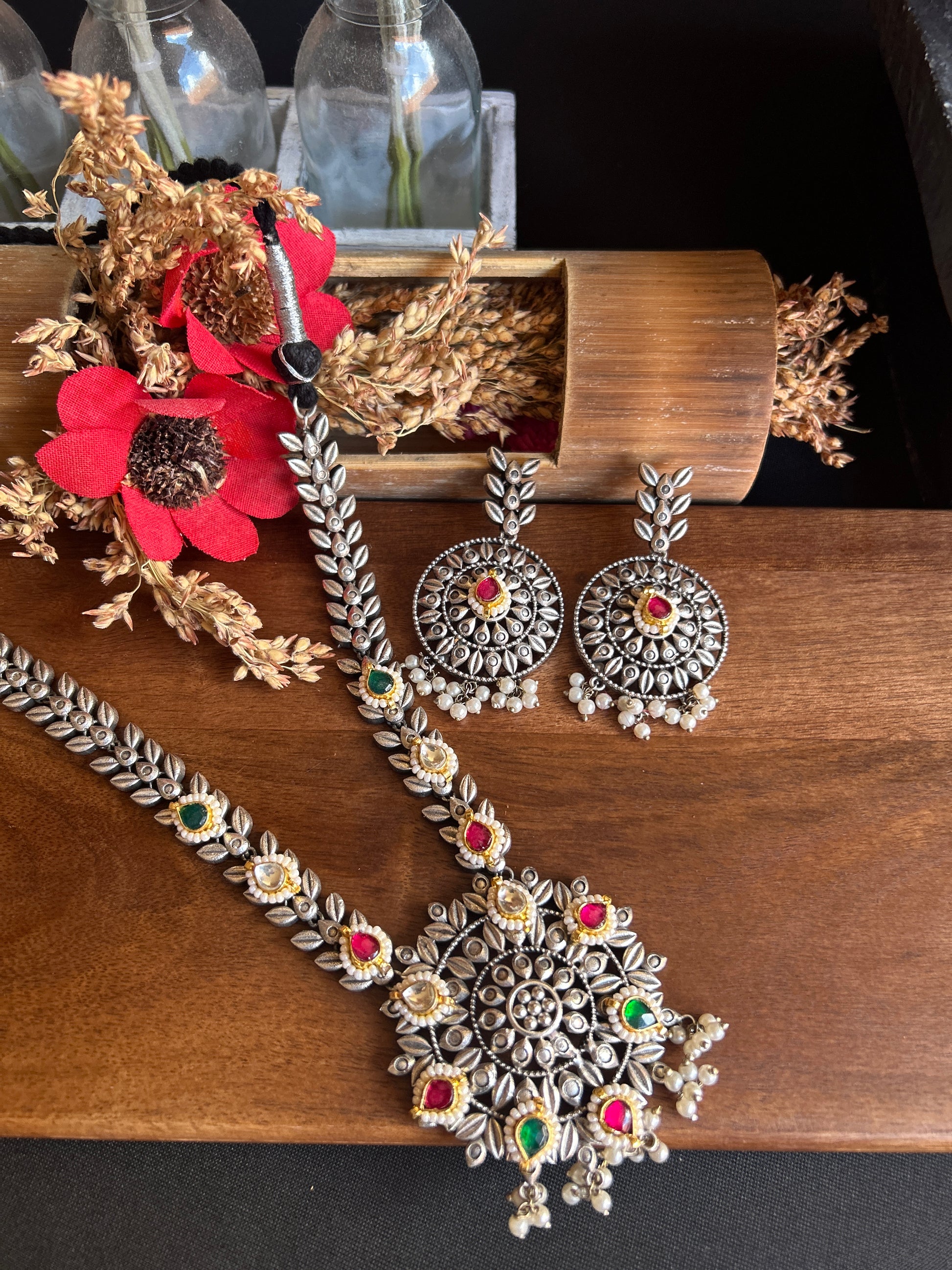 Vintage Silver-Toned Floral Necklace Set@Auxerra