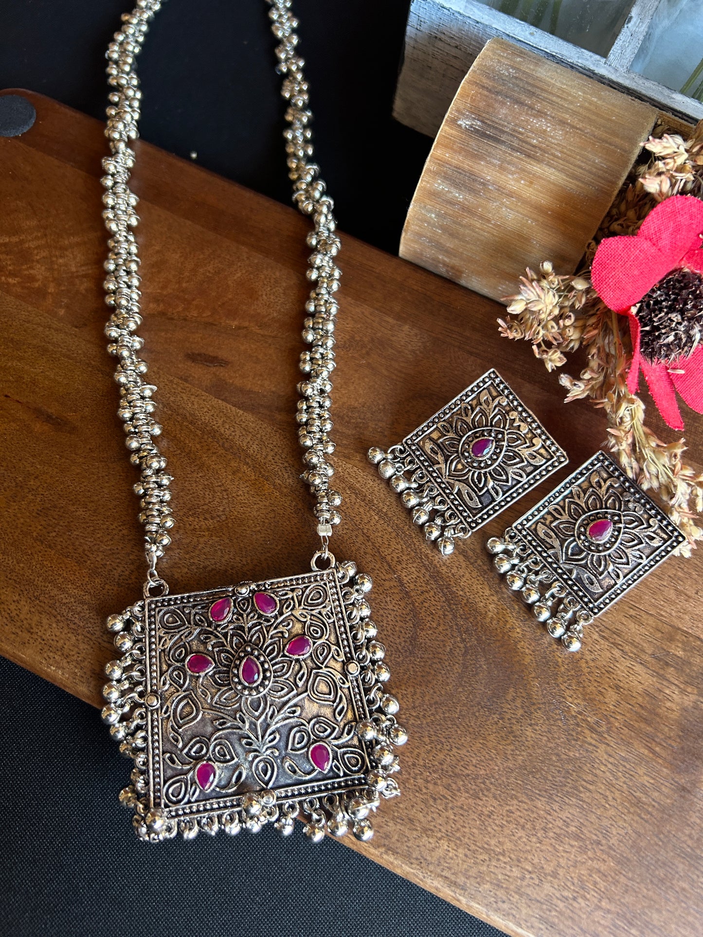 Silver-Plated Square Pendant Necklace Set